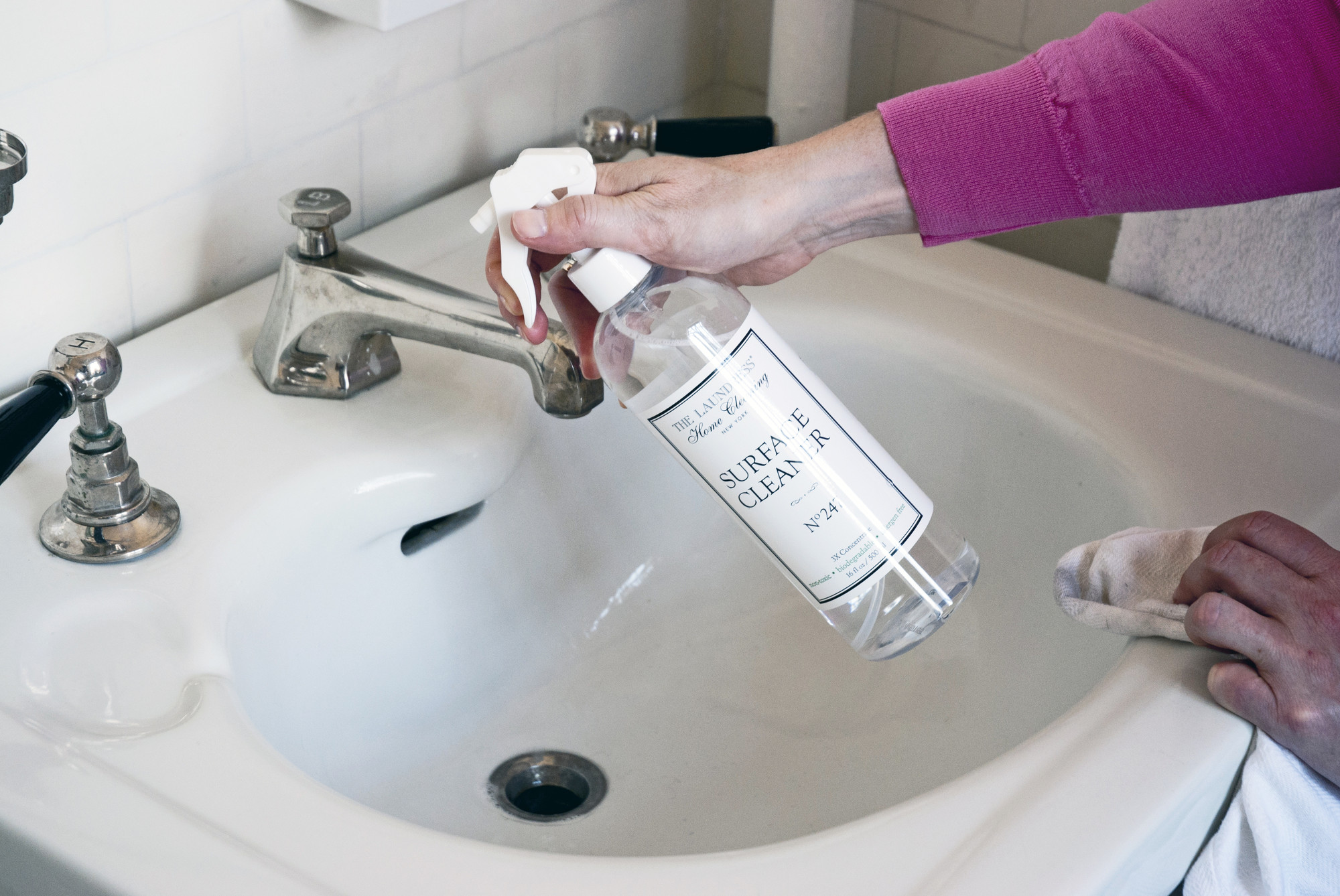 are bathroom sinks porcelain or ceramic