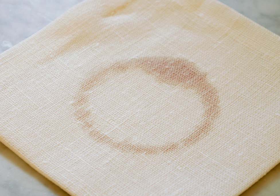 CMSPage How to Remove Wine Stains ONE SIZE IMAGE 01