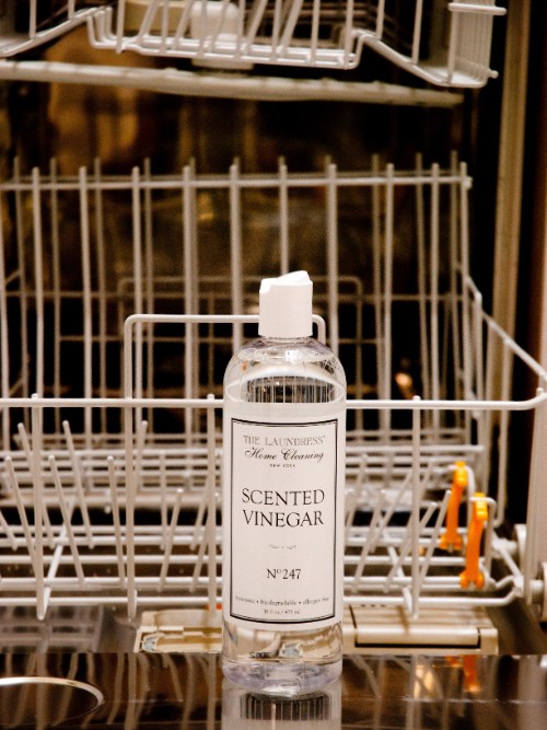 CMSPage 21 Ways to Use Scented Vinegar ONE SIZE IMAGE 01