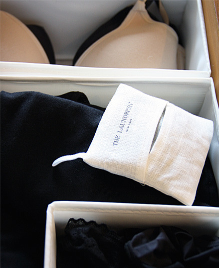 CMSPage_How-To | Organize Lingerie Drawers_ONE_SIZE_IMAGE_01