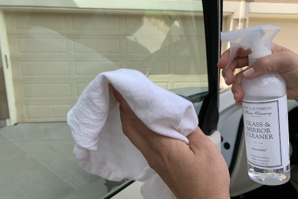 glass & mirror cleaner on windows