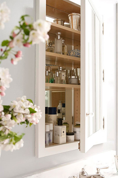 how to organize a bathroom cabinet