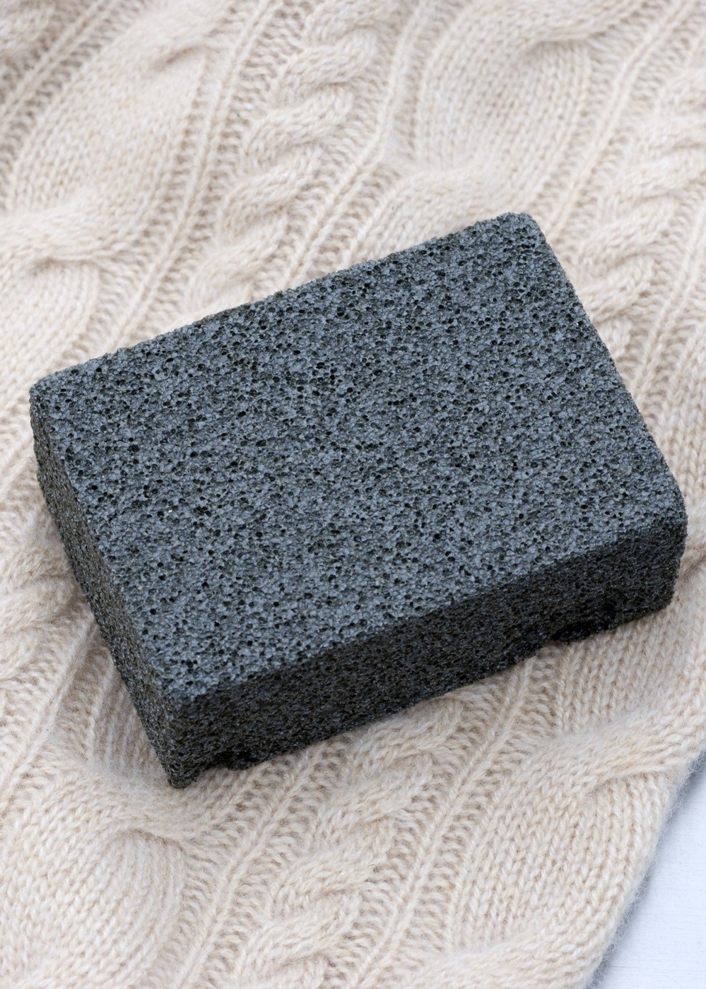 stone lint remover